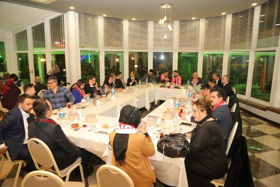 Samsun'da bir ilk! AK Parti, CHP, MHP aday adayları iftarda buluştu