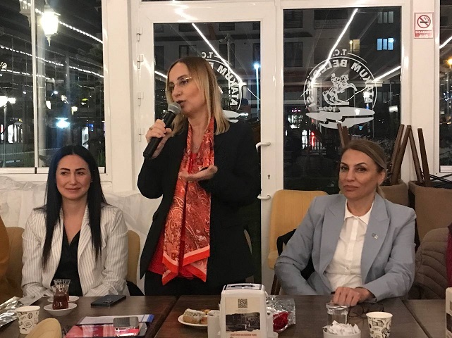 Kadın olmak zor olmayacak