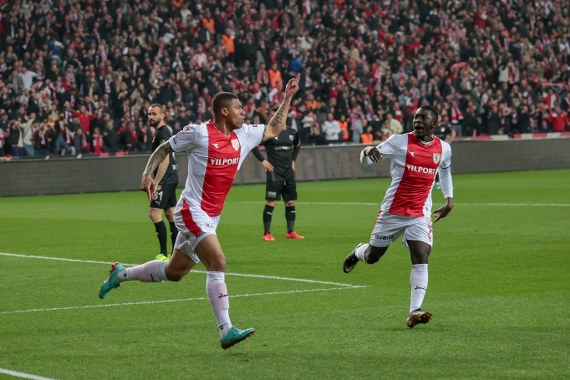 Samsunspor Pendikspor'u da yendi Süper Lig'e Geliyorum mesajı verdi