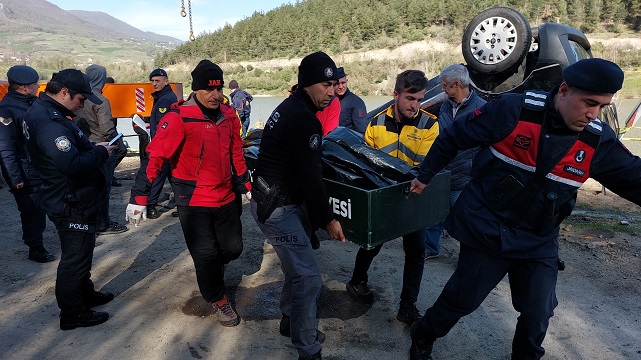 Samsun'da araç gölete uçtu