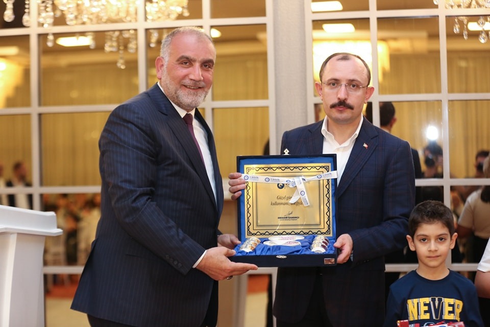 Canik’te depremzede ailelerle iftar