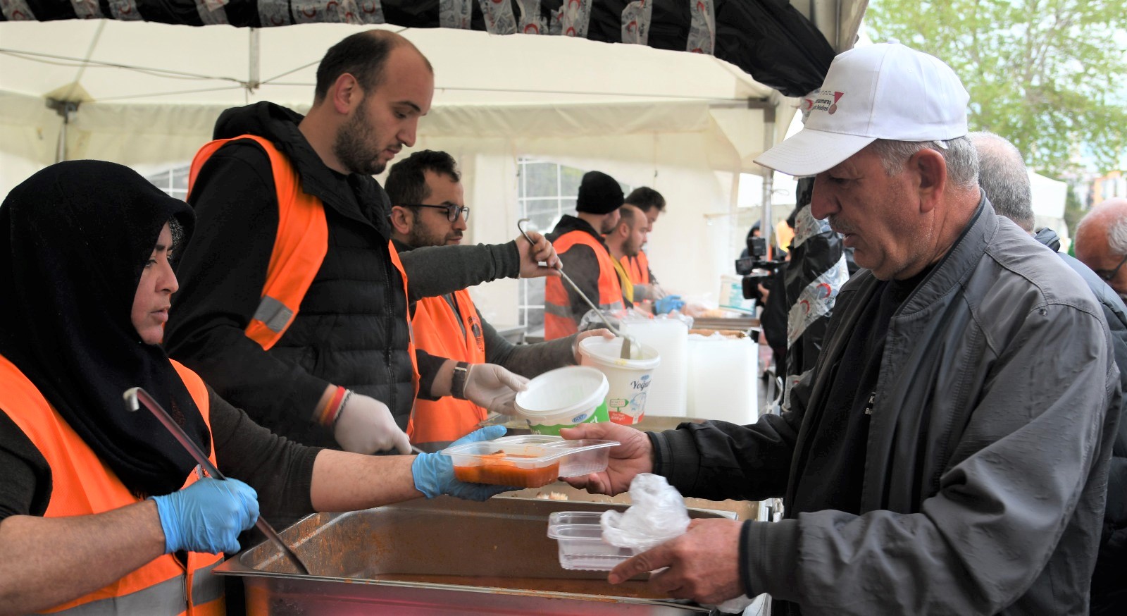 Samsun Büyükşehir 750 bin kişilik sıcak yemek dağıttı