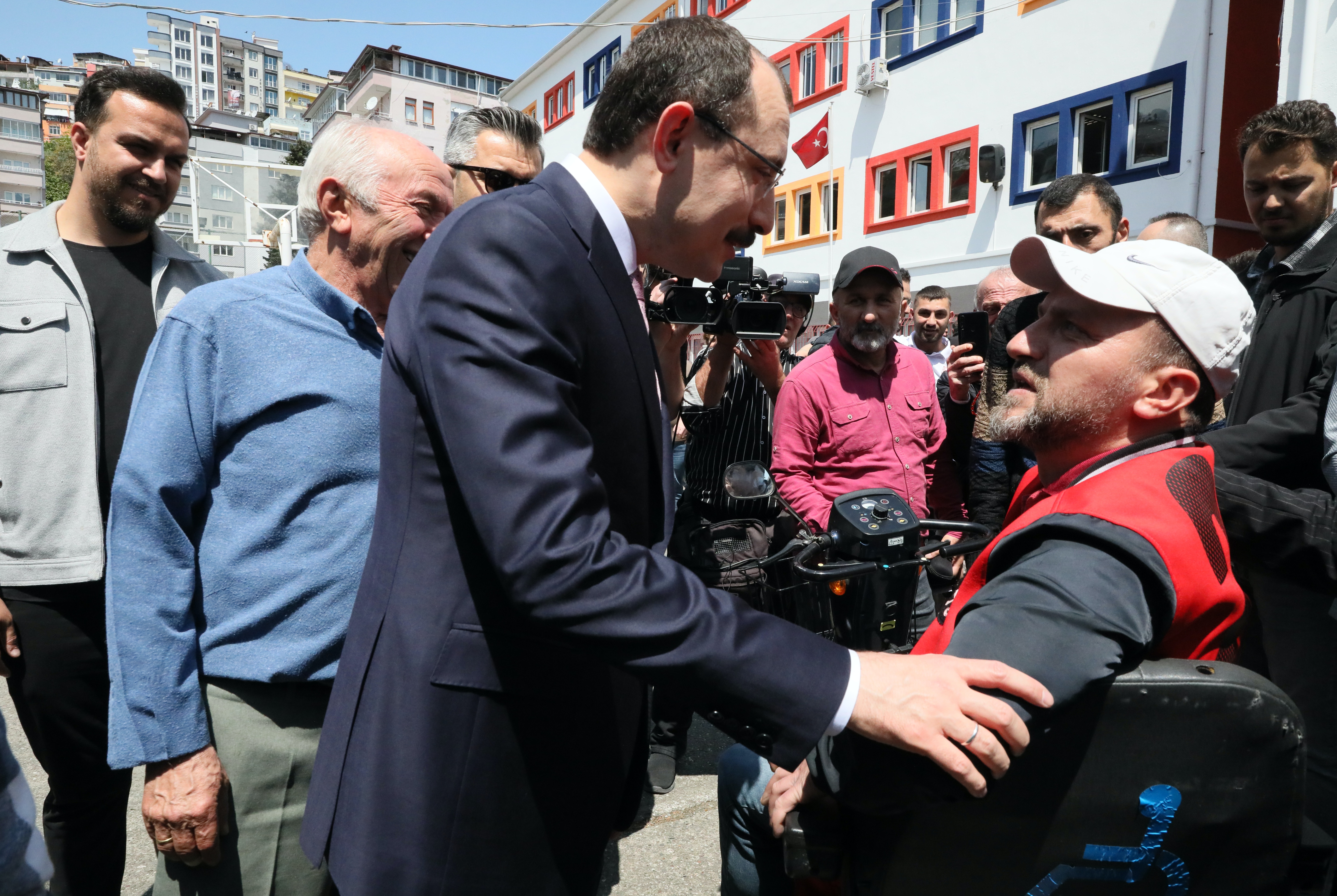 Ticaret Bakanı Muş Samsun'da oy kullandı