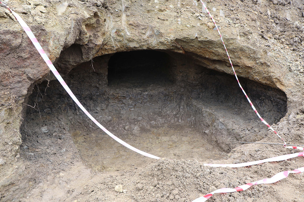 İnşaat kazısından tarihi mezar çıktı