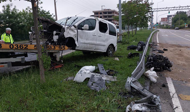 Bariyere çarpan araç takla attı:1'i ağır 2 yaralı