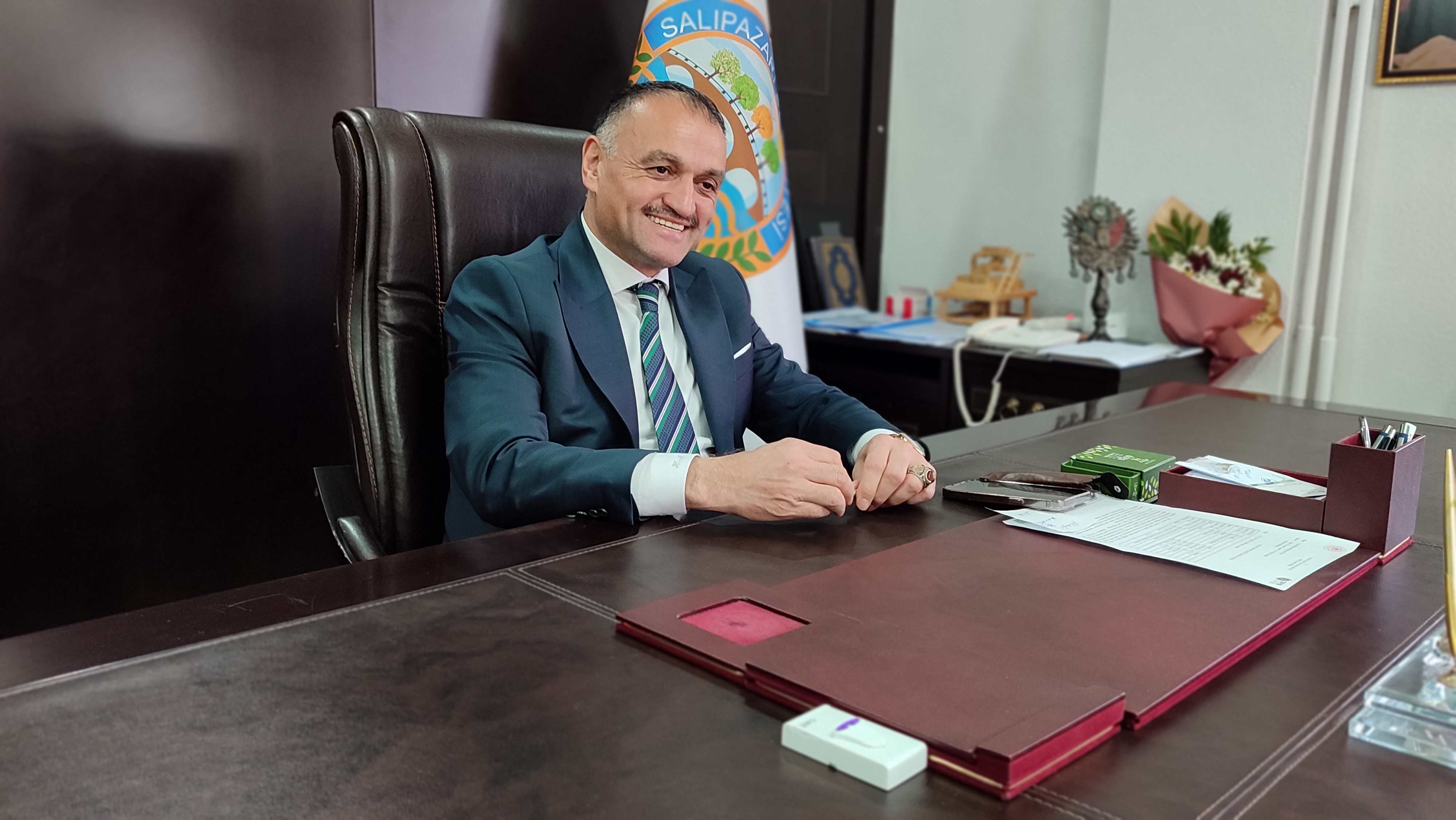 Salıpazarı güllerle donatılıyor