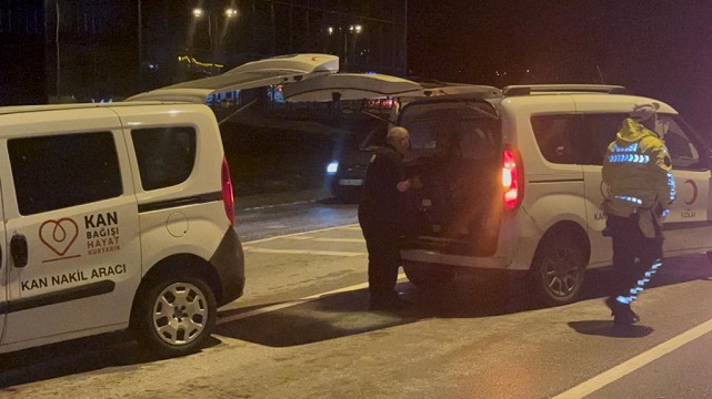 Kızılay'ın aracı kaza yaptı! Kan başka araca nakledildi