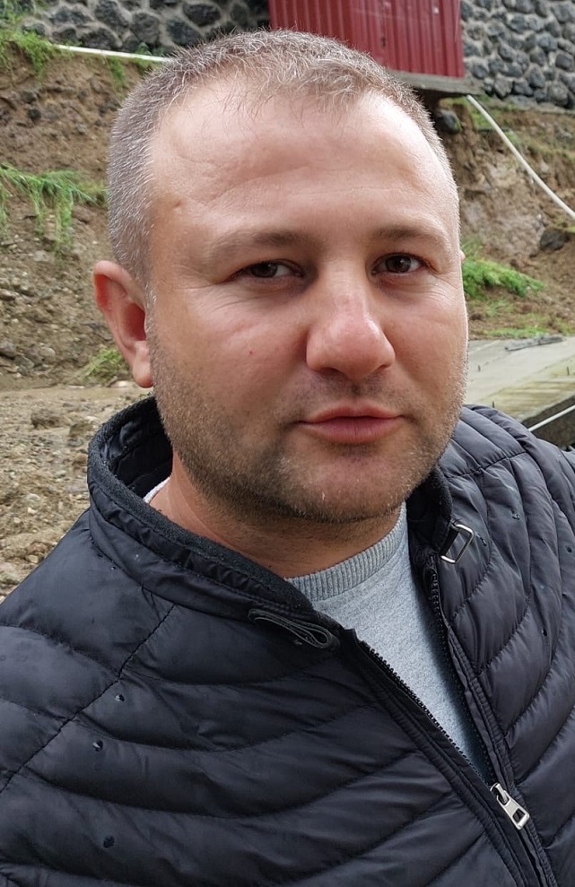 Samsun'da sel sularından kaçma anı kamerada!