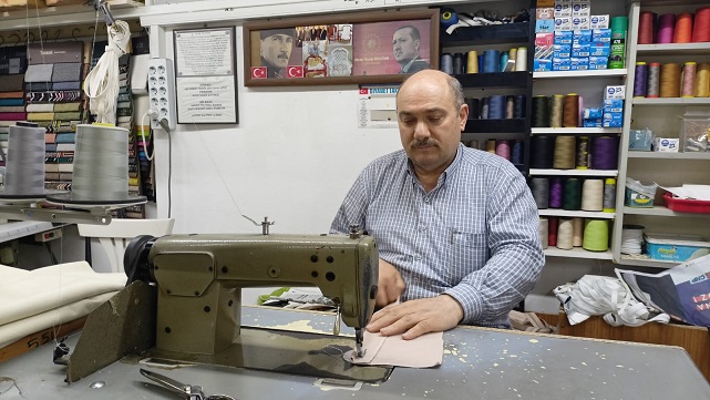Samsun'da yol ortasında namaz kılan şahıs Gazete Gerçek'e konuştu: Girdiğim iddia nedeniyle şükür namazı kıldım