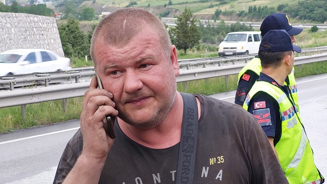 Arpa taşıyan tır Samsun'da alev alev yandı