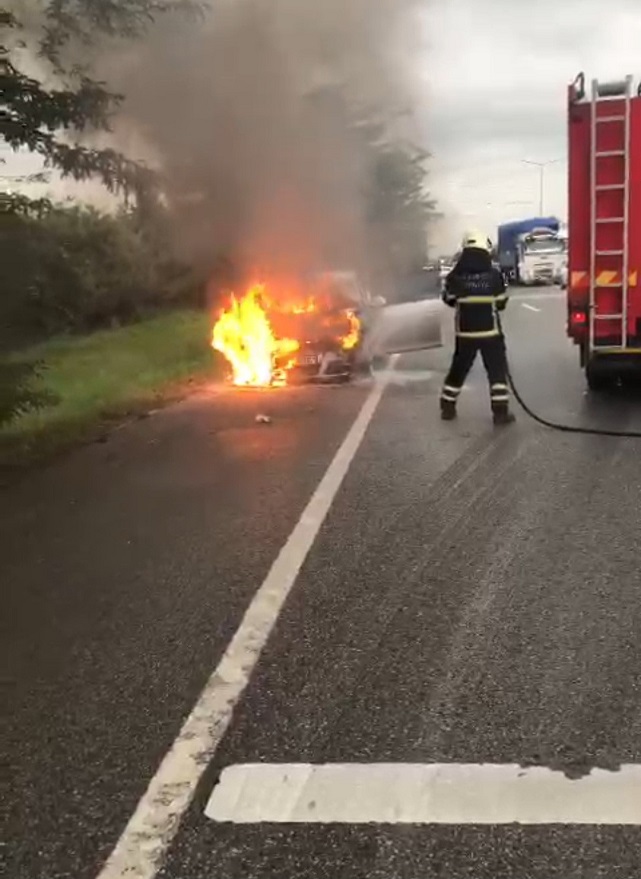 Seyir halindeyken alev alev yandı