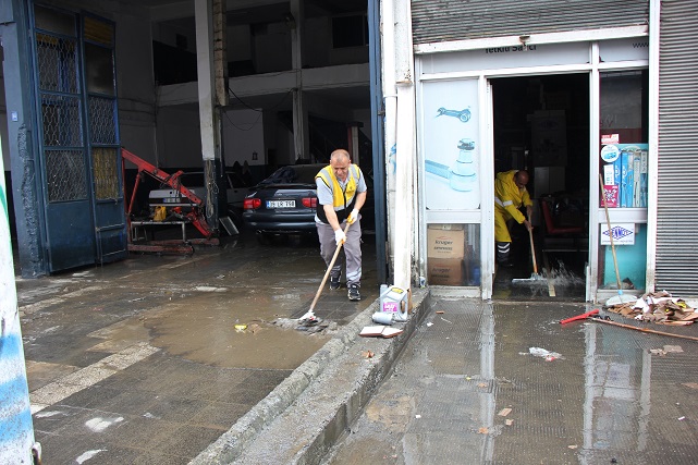 Selin vurduğu sanayide yaralar sarılıyor
