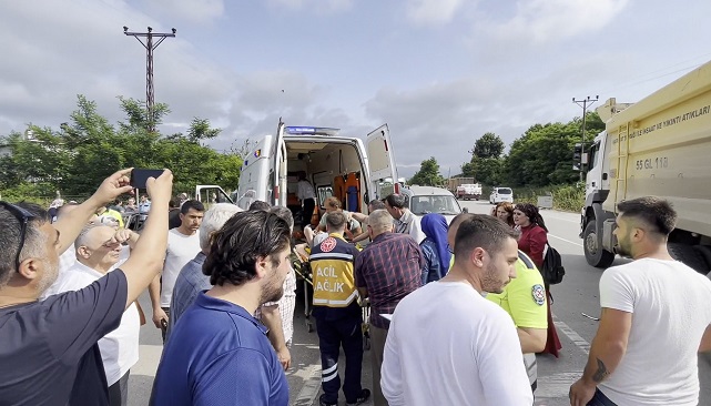 Karayolunda feci kaza: 3 yaralı