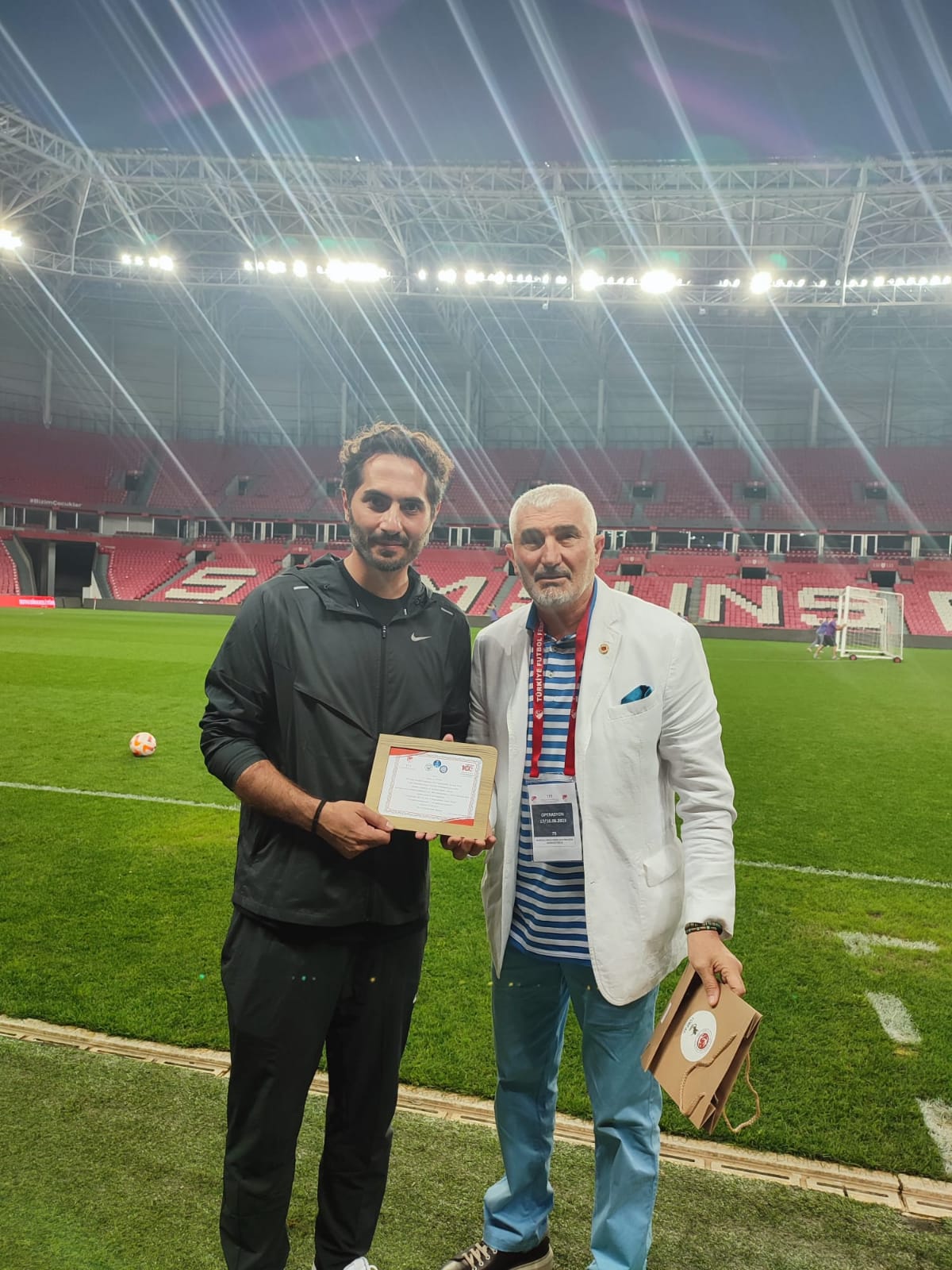 TÜRFAD'dan 'milli maç'a özel 'vefa' plaketleri