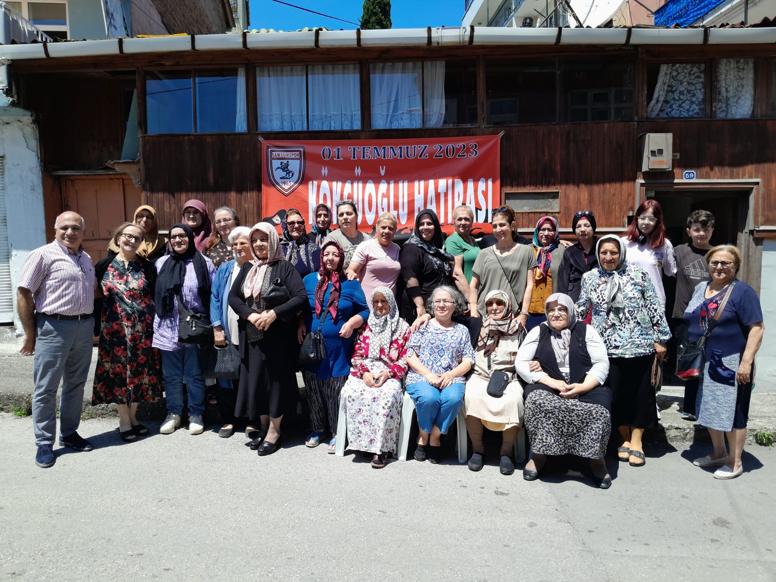 Kökçüoğlu Mahallesi’nde örnek bayramlaşma