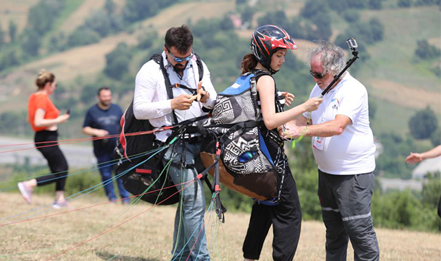 Ayakları yerden kesen festival