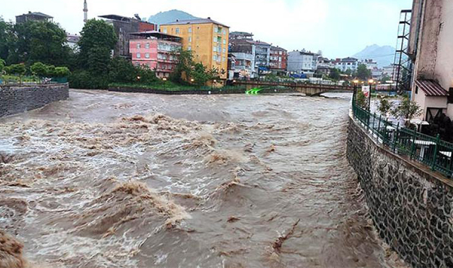 Orta ve Doğu Karadeniz için "turuncu" uyarı: Kuvvetli yağışa dikkat