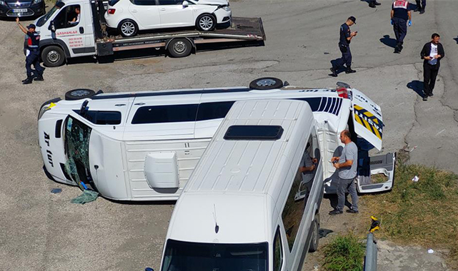 Samsun'da işçi servisi minibüsü kaza yaptı: 19 yaralı