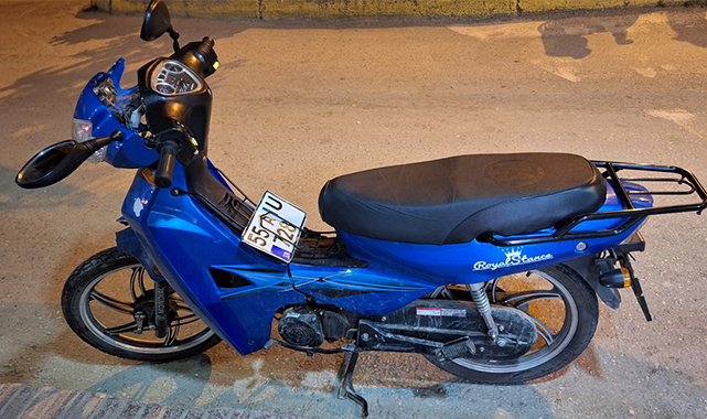 Bafra’da otomobille çarpışan motosikletteki 2 kişi yaralandı