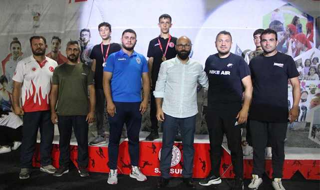 Canikli sporcular turnuvanın yıldızı oldu