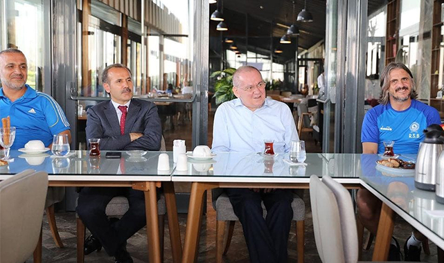 Büyükşehir’den futbolculara moral yemeği