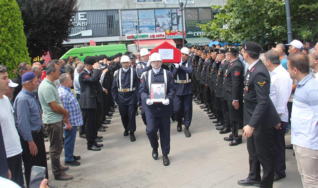Kazada ölen uzman çavuş askeri törenle son yolculuğuna uğurlandı