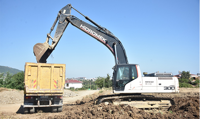 Büyükşehir’den FİFA standartlı iki futbol sahası