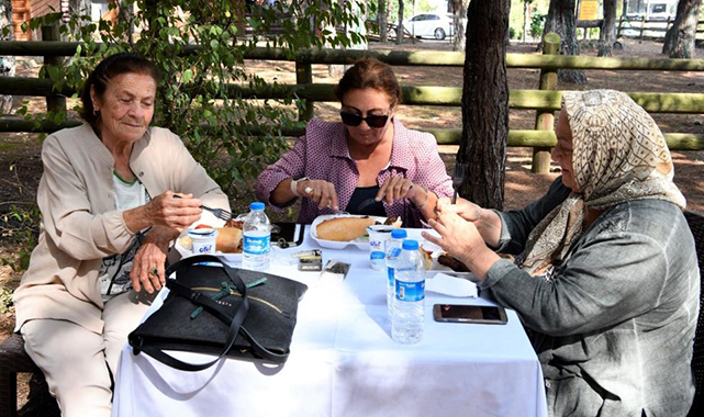 Yaşlı ve engelli vatandaşlar için piknik