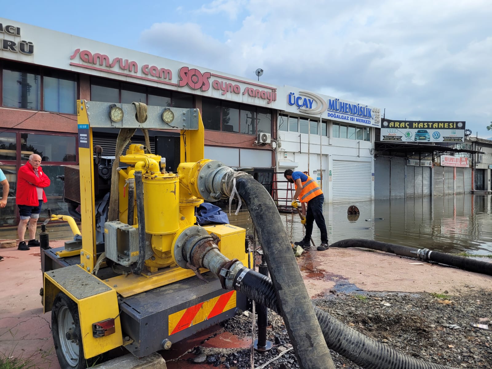 Samsun Büyükşehir Belediyesi yolları açtı