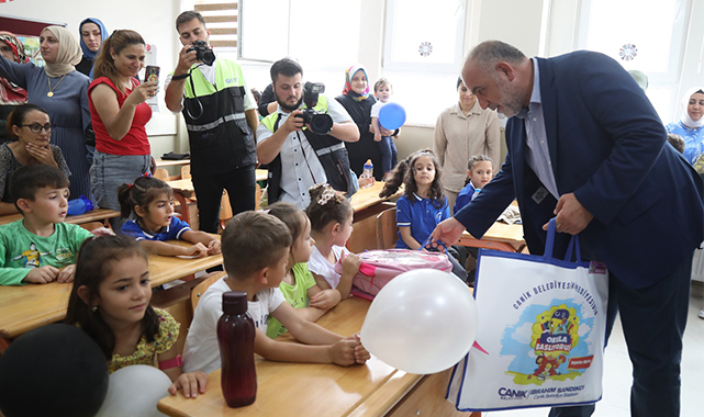 Canik'te iki bin öğrenciye çanta ve kırtasiye yardımı