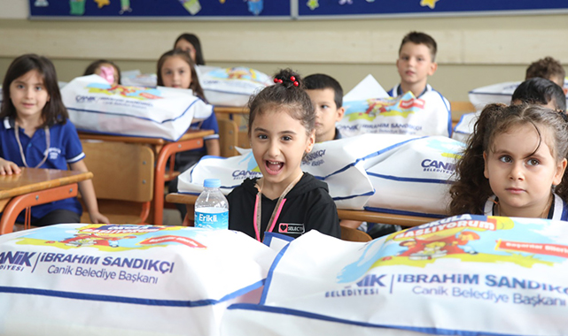 Canik'te iki bin öğrenciye çanta ve kırtasiye yardımı