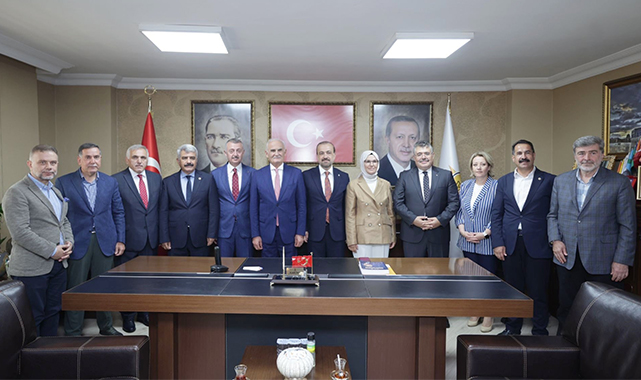 Yılmaz, Kocaeli'de partililerle buluştu: 'Hizmet kervanına İstanbul ve Ankara'yı da ekleyeceğiz'