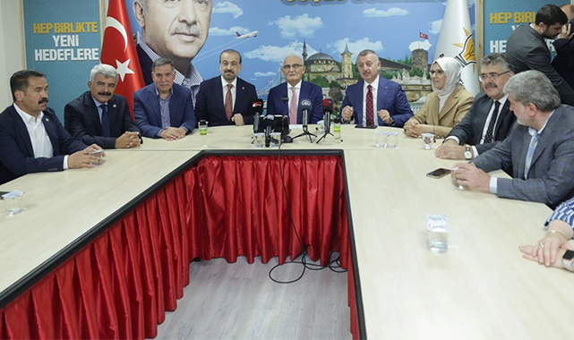 Yılmaz, Kocaeli'de partililerle buluştu: 'Hizmet kervanına İstanbul ve Ankara'yı da ekleyeceğiz'