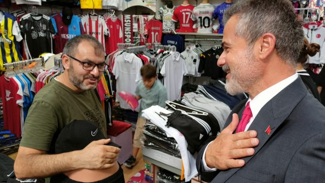 Suat Kılıç, selde zarar gören Samsun Yabancılar Çarşısını ziyaret etti