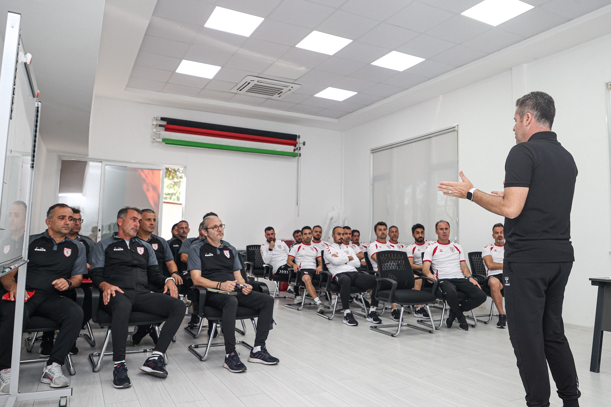 Samsunspor Teknik Direktörü Eroğlu: 'Hedefimiz Avrupa'ya oyuncu taşımak'