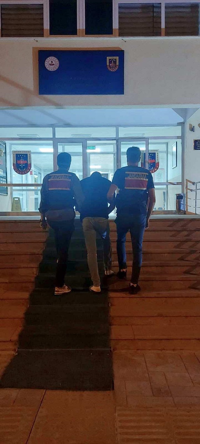 Kavak'ta sahte jandarma kıskıvrak yakalandı