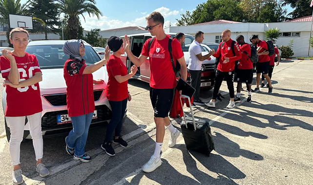 Samsunsporlu futbolcular İstanbul’a uğurlandı