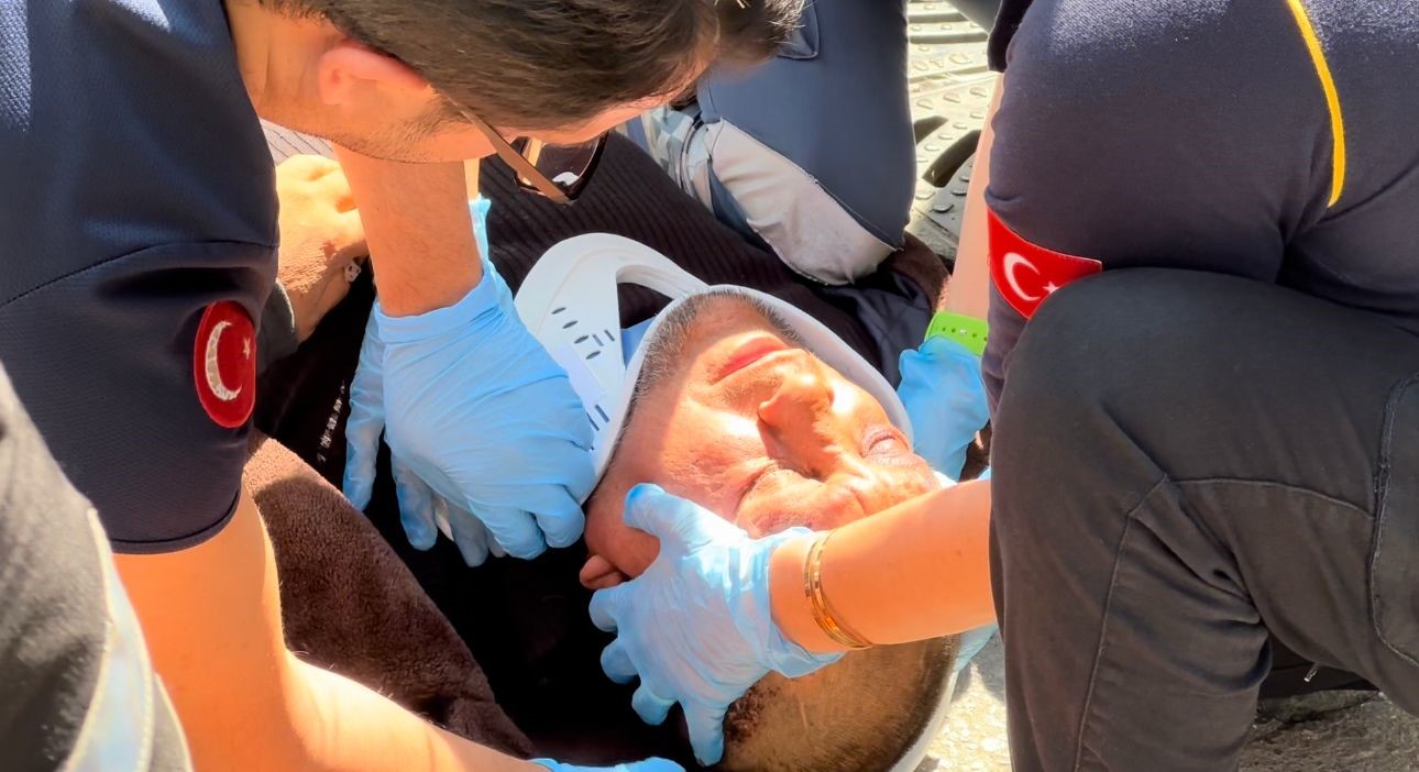 Samsun'da alkollü şahıs seyir halindeki otomobilin önüne yığıldı!