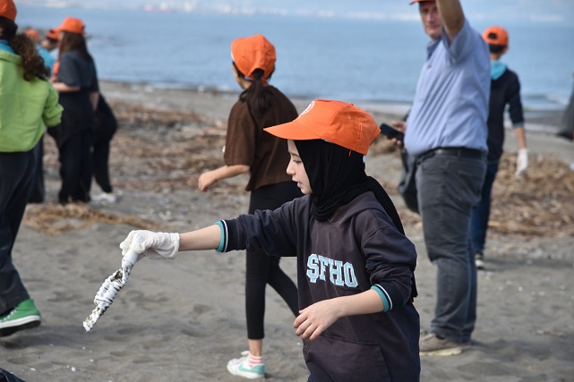 Samsun sahilleri çöpten temizlendi