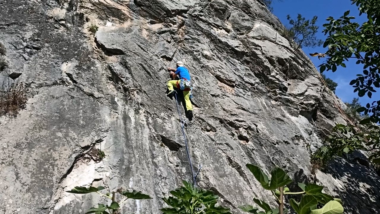 Samsun’da dağcılar kayalara tırmanıyor!