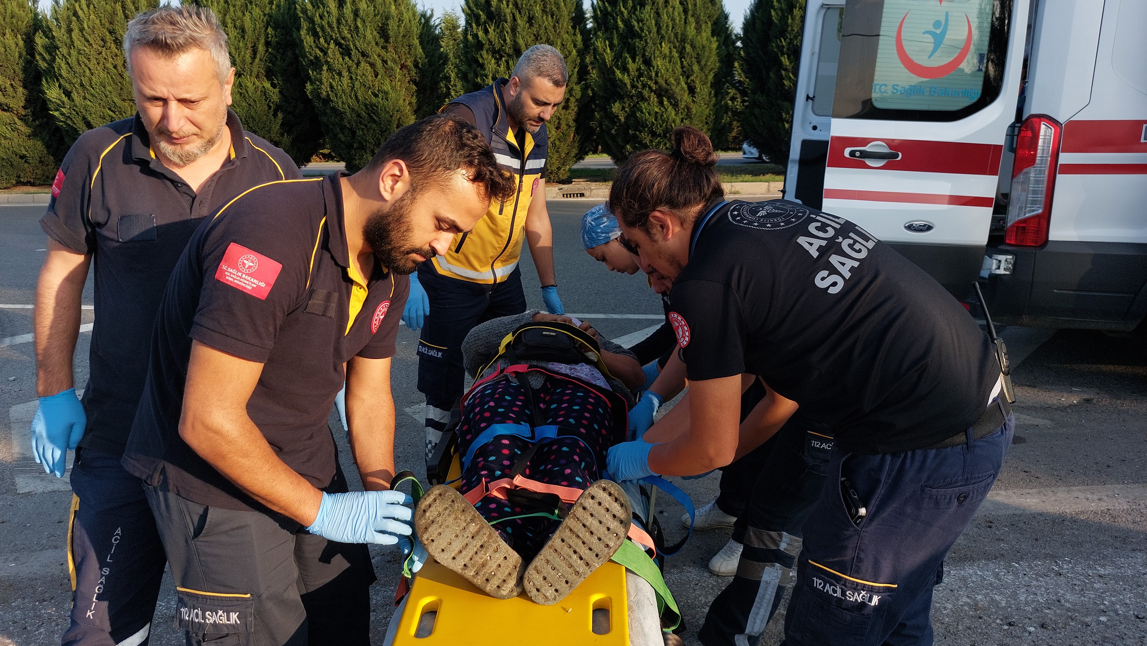 Samsun'da fındık işçilerini taşıyan minibüs takla attı! 15 yaralı