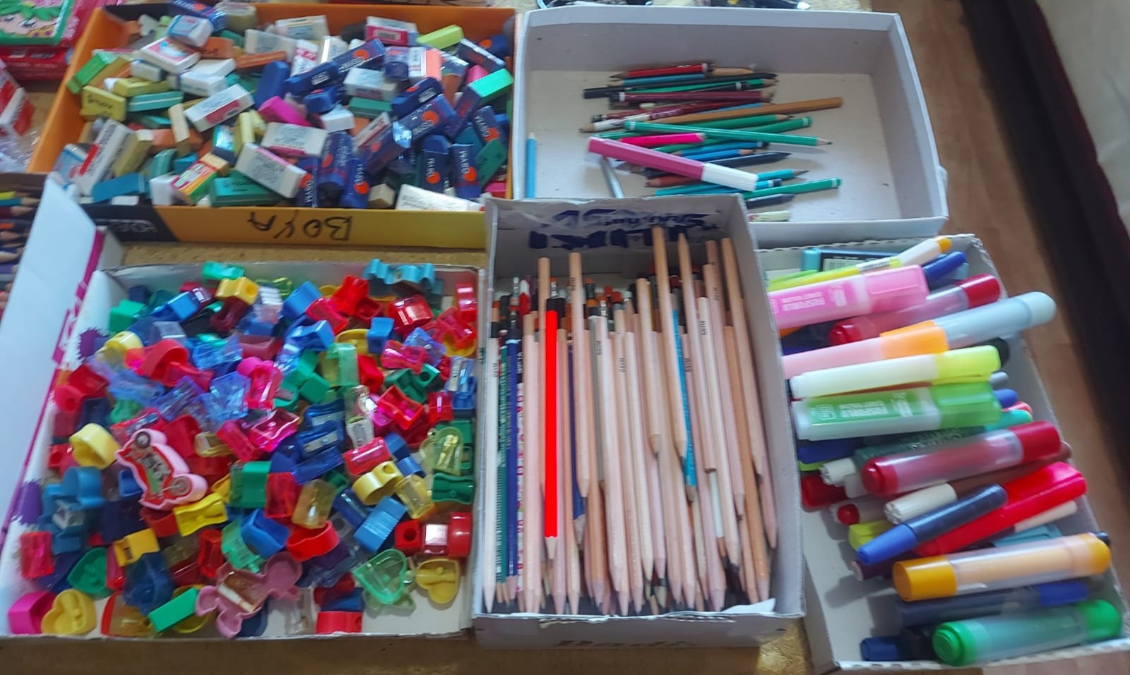 Samsun Bafra'da 255 aileye kırtasiye desteği