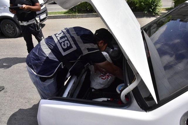 Samsun'da çeşitli suçlardan aranan 18 kişi yakalandı