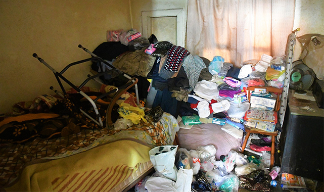 8 yıldır çöp biriktirmiş! Samsun’da evden iki kamyon çöp çıktı