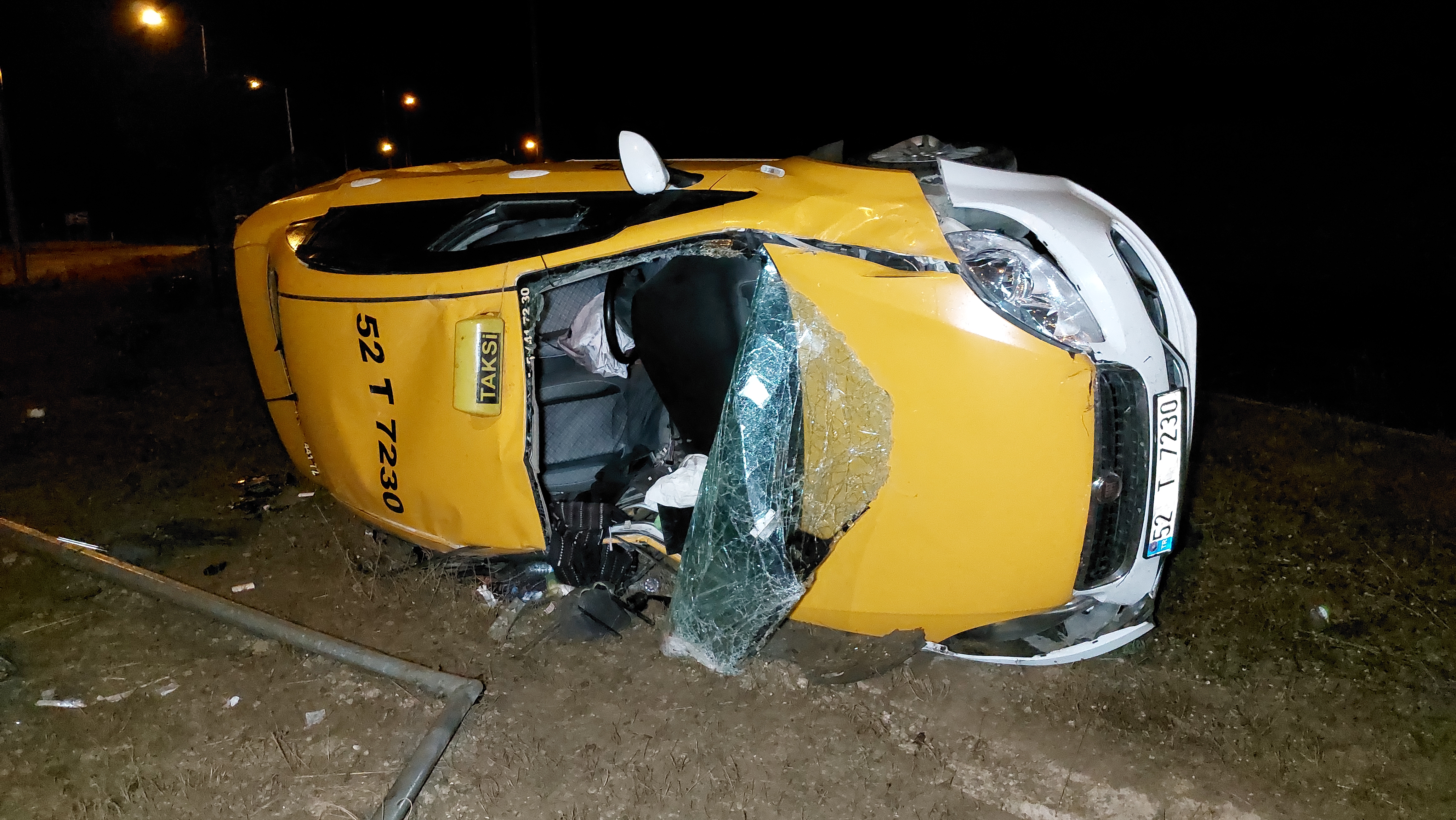 Samsun'da taksi takla attı! 4 yaralı