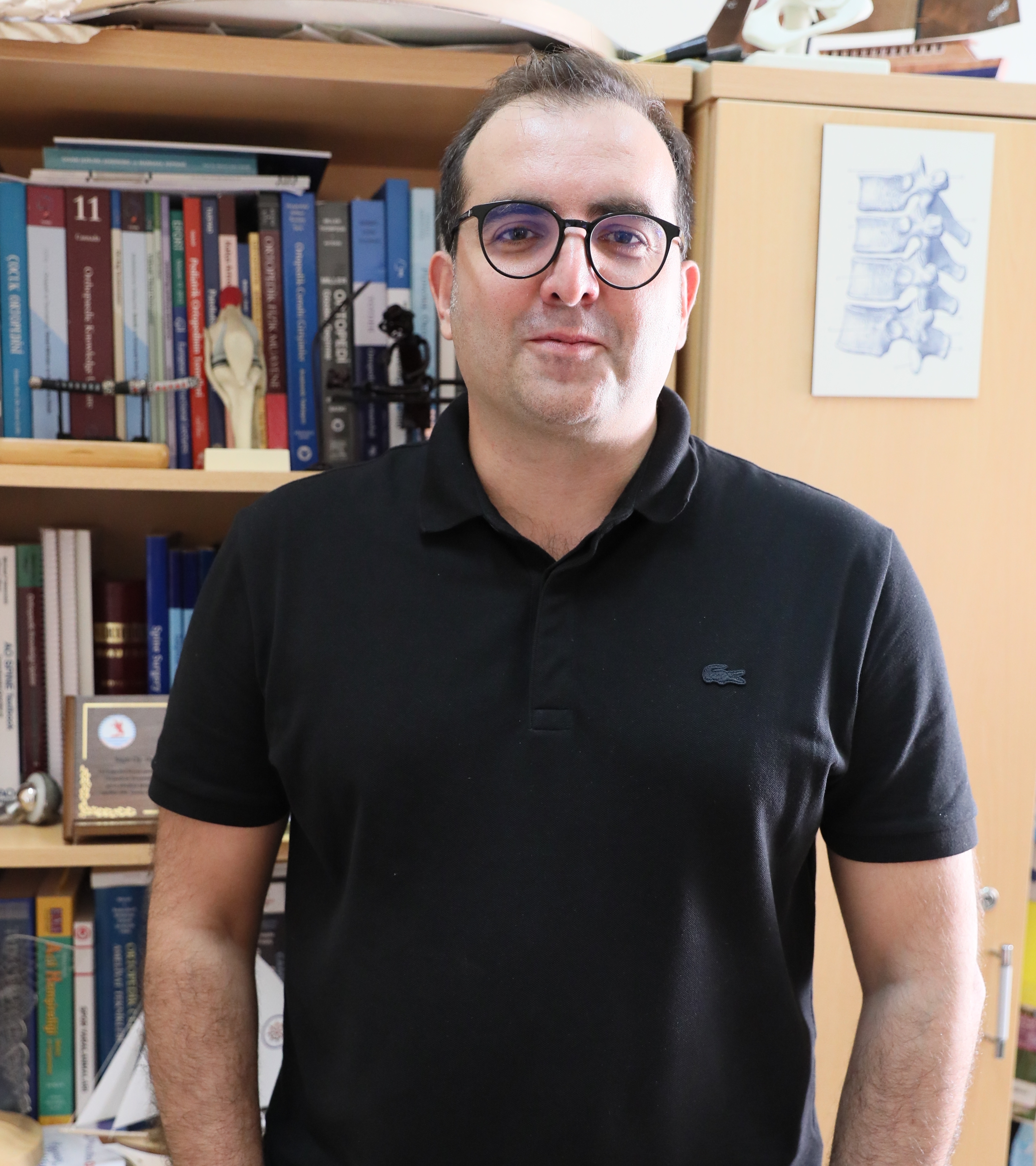 Samsun'da uzmanından uyarı! Ekranlara yanlış bakış omurgada ağrılara sebep oluyor