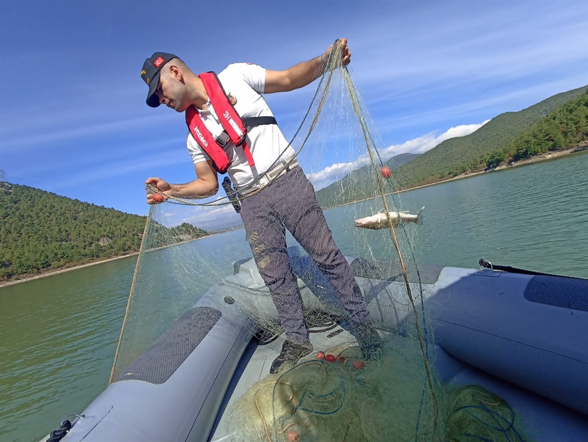 Samsun'da 200 kilo balık göle bırakıldı