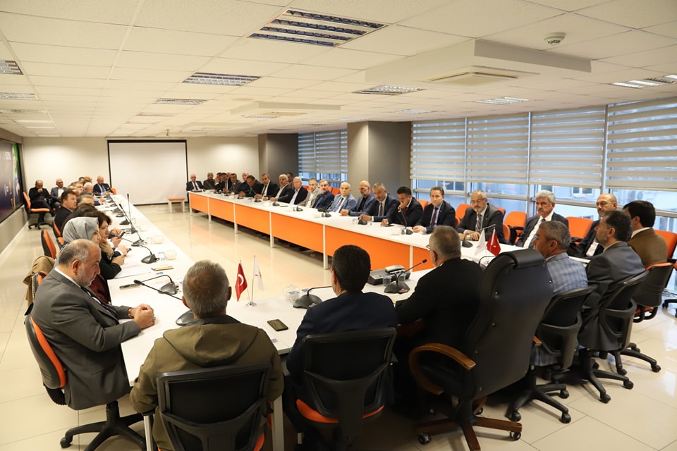 Samsun'da AK Parti'den ihracı istenen belediye başkanı grup toplantısına katıldı