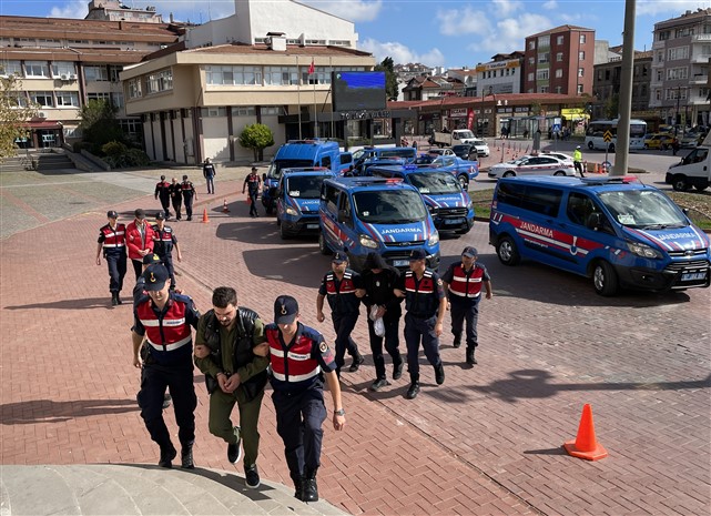 Sinop'ta dolandırıcılar kıskıvrak yakalandı