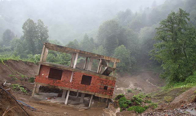 Karadeniz'deki mikro depremler heyelanı tetikliyor!